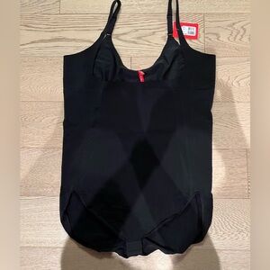 Brand new, with tags Plus Size Spanx Sculpt Body Suit, 3x